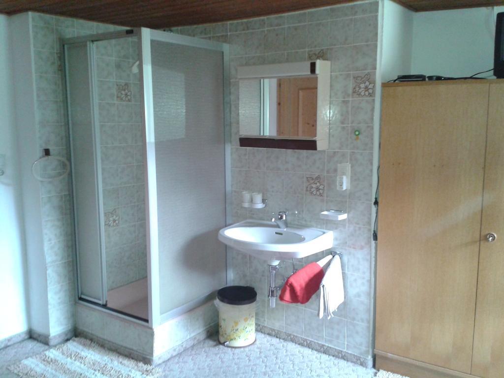 Haus Scholl Panzió Nassereith Szoba fotó