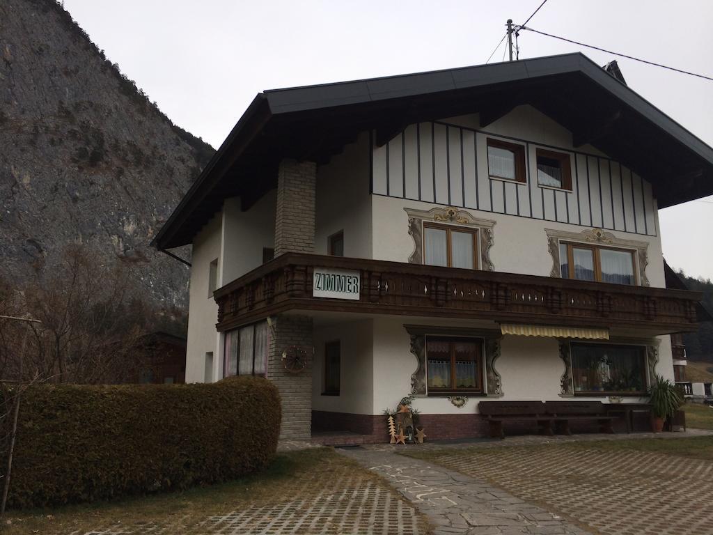 Haus Scholl Panzió Nassereith Kültér fotó