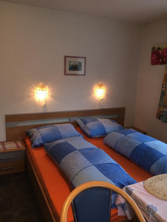 Haus Scholl Panzió Nassereith Szoba fotó