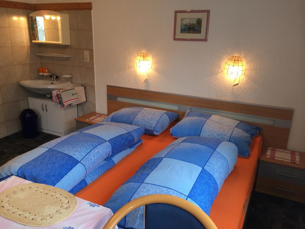 Haus Scholl Panzió Nassereith Szoba fotó